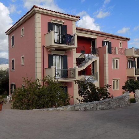 Kolona Apartments Lixouri Exterior foto