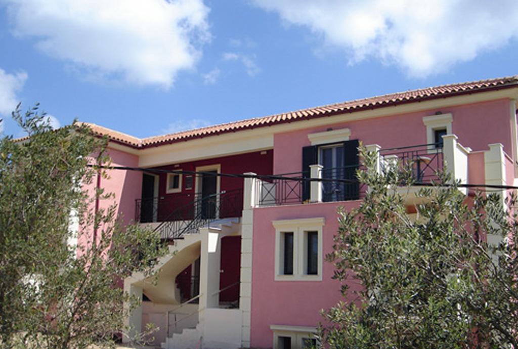 Kolona Apartments Lixouri Exterior foto